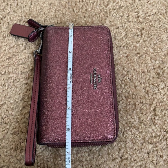 Coach - Picture 4 of 8